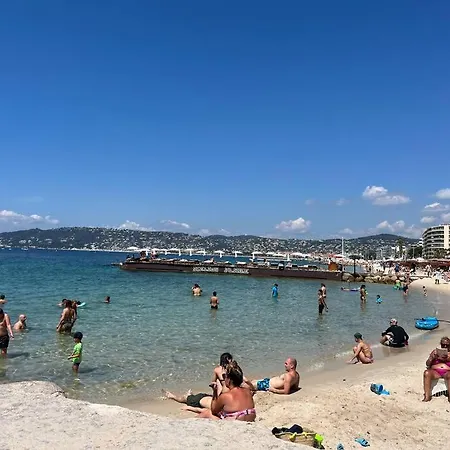 Superbe 2 Pieces Et Terrasse A 5 Min De La *